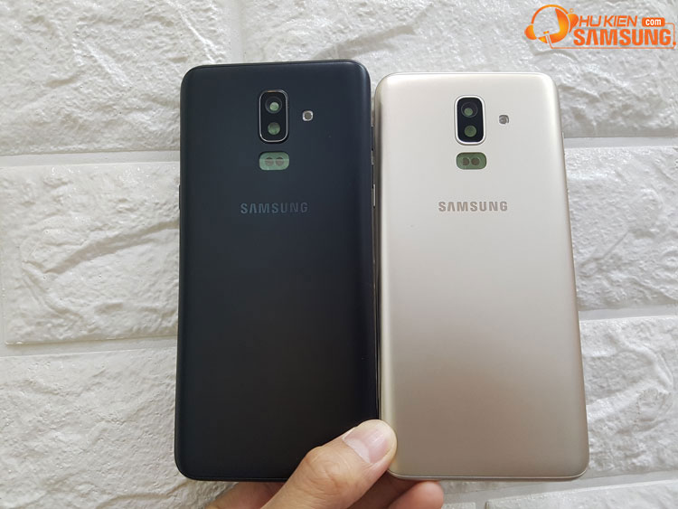 Viền benzen to và nắp lưng Galaxy J8 2018