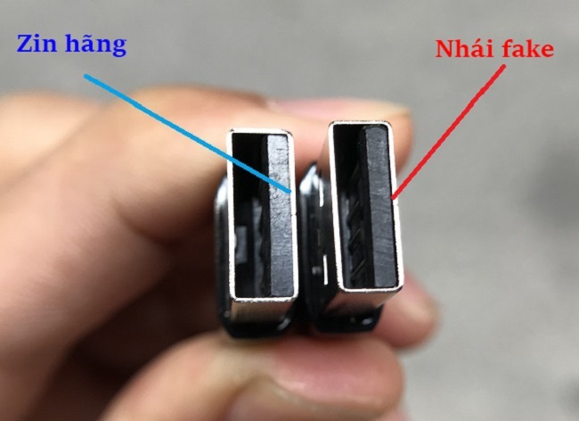 Vị trí đầu kết nối USB hàng chính hãng khít hơn hàng nhái