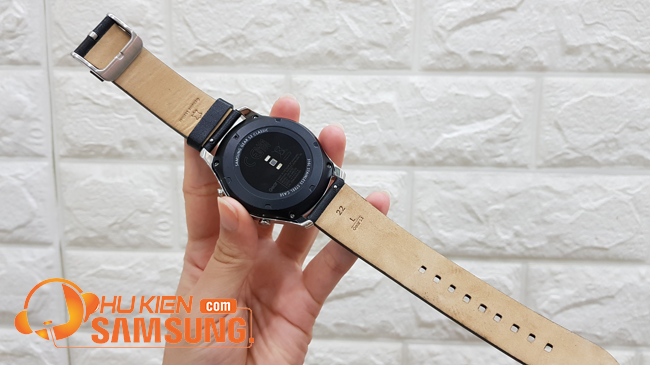 đồng hồ Samsung Gear S3 Classic giá bao nhiêu