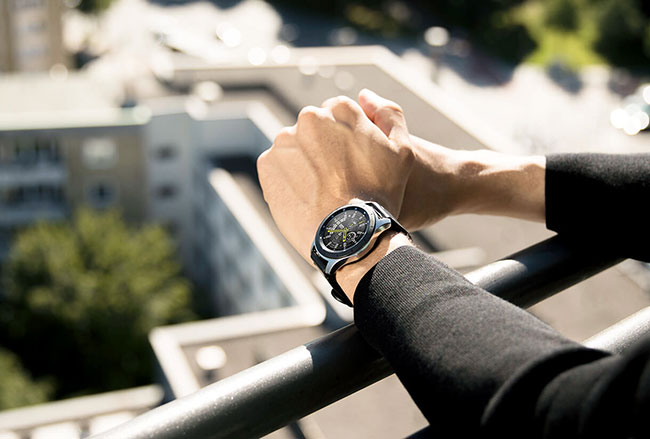 Galaxy Watch 46mm bản LTE chính hãng xách tay giá bao nhiêu