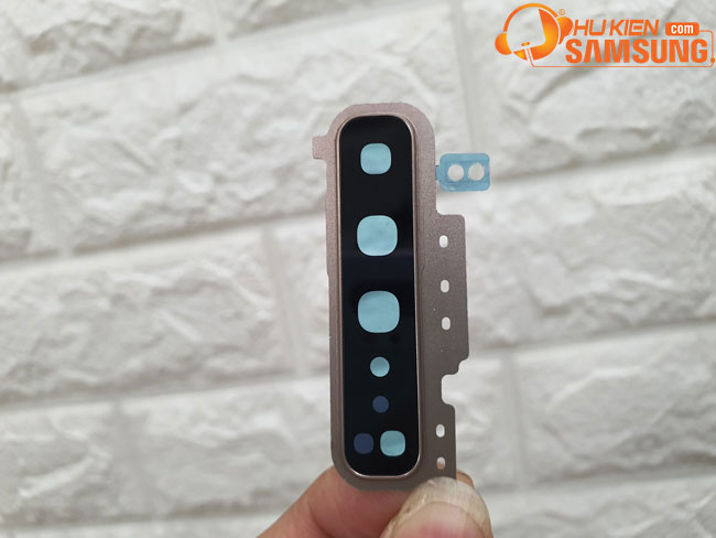 Thay mặt kính camera sau Galaxy S10 5G chính hãng