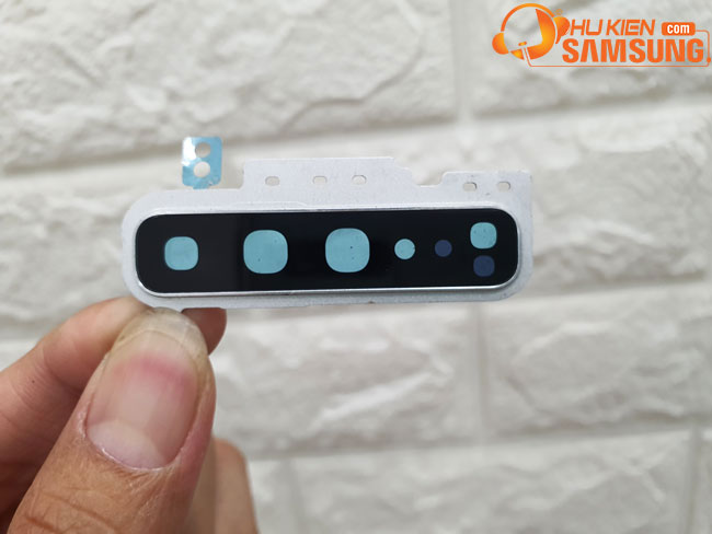 Thay mặt kính camera sau Galaxy S10 5G chính hãng