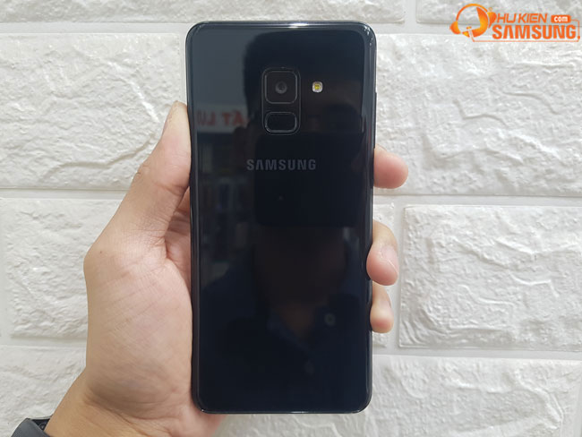 Thay nắp lưng Galaxy A8 2018 chính hãng