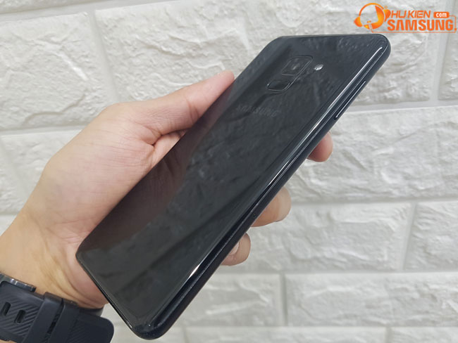 Thay nắp lưng Galaxy A8 2018 chính hãng