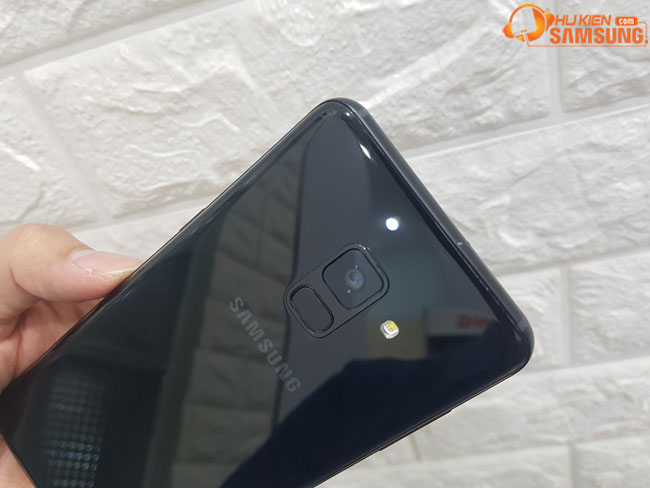 Thay nắp lưng Galaxy A8 2018 chính hãng