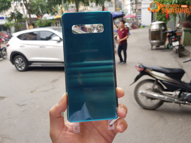 Thay nắp lưng Galaxy S10 Plus chính hãng