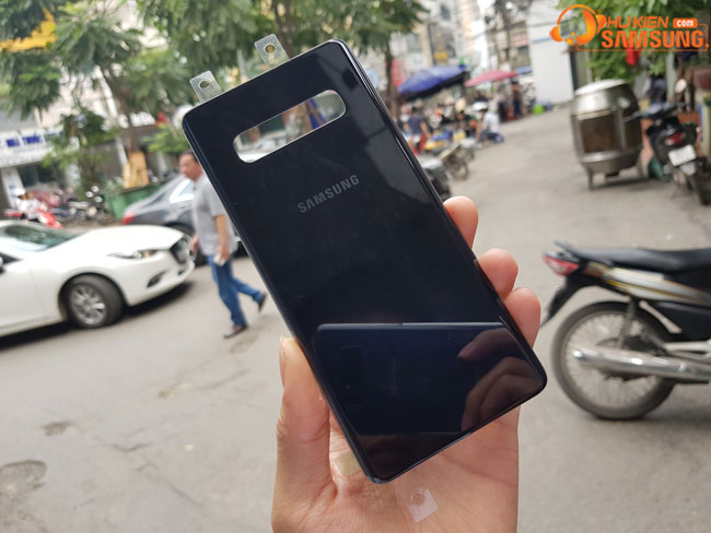 Thay nắp lưng Galaxy S10 Plus chính hãng