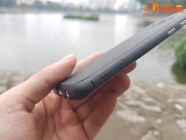 Ốp lưng dạng vân carbon Galaxy S8 hiệu Nillkin