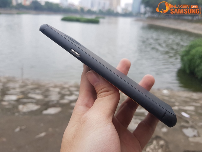 Ốp lưng dạng vân carbon Galaxy S8 hiệu Nillkin