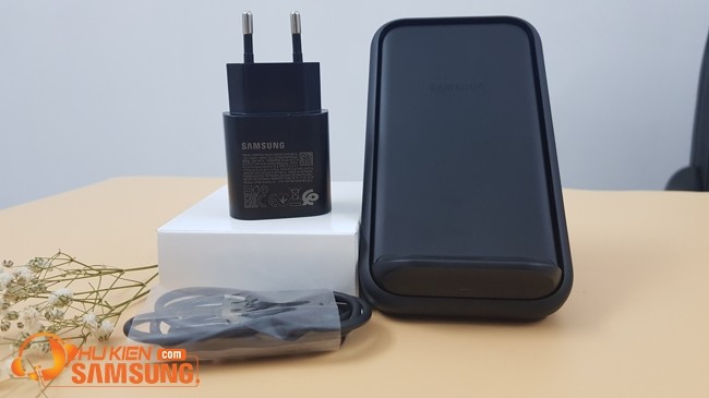 sạc không dây Samsung Note 10 dạng đứng giá