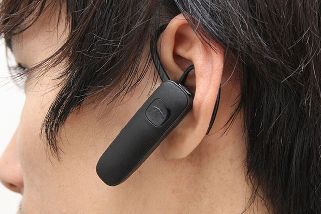 Tai nghe bluetooth Plantronics ML15 chính hãng.