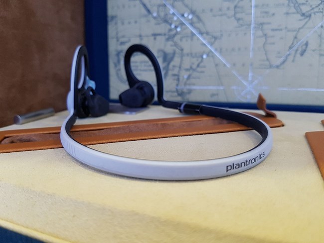 Tai nghe Bluetooth Plantronics BackBeat Fit chính hãng