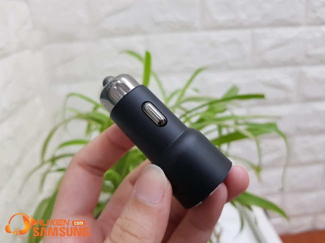 củ sạc sạc trên oto Xiaomi Roidmi