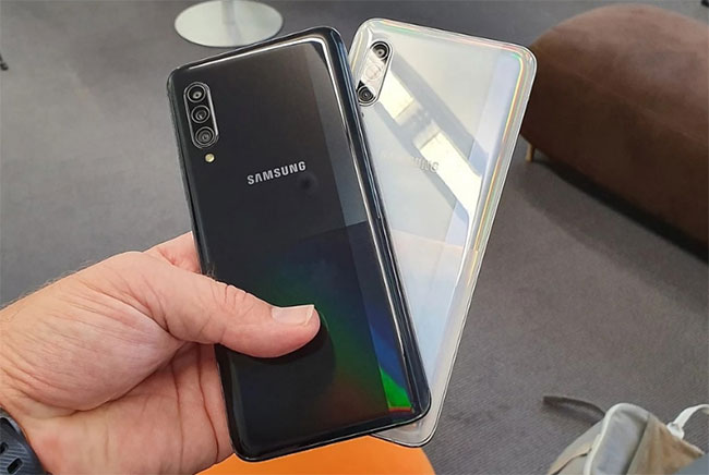 thay nắp lưng Samsung A90 chính hãng 