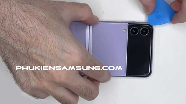 thay nắp lưng Samsung Z Flip 3