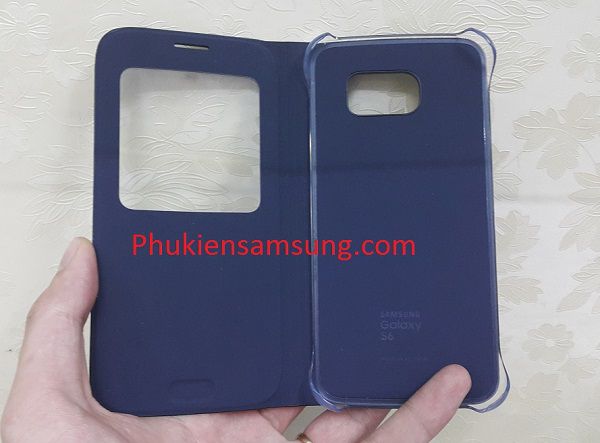 Mặt trong của bao da s view cover galaxy S6 dường như được làm từ nỉ